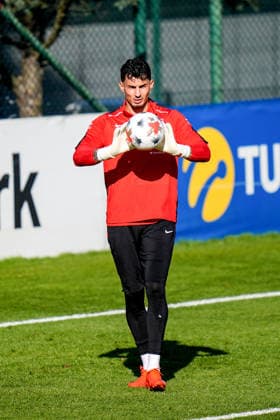 Turkiye complete preparations for UEFA Nations League match against France ISTANBUL, TURKIYE - SEPTEMBER 24: Ugurcan Cakir (C) attends a training session of the Turkiye national football team at the TFF Hasan Dogan National Teams Camp and Training Facilities ahead of their UEFA Nations League A Group 1 match against France in Kocaeli, Turkiye, September 24, 2026. Muhammed Ali Yigit Anadolu Istanbul Turkey. Editorial use only. Please get in touch for any other usage. Copyright: x2026xAnadoluxMuhammedxAlixYigitx