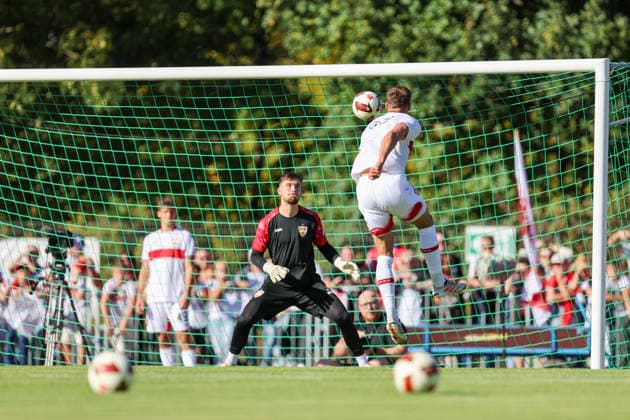 Dennis Seimen, VfB Stuttgart, age 41, warming up (GER), VfB Stuttgart vs. 1 FC Heidenheim 1846, soccer, friendly match, 2026–2027 season, September 25, 2026, Germany, VfB Stuttgart vs. 1 FC Heidenheim 1846, soccer, friendly match, 2026–2027 season, September 25, 2026, Beutelsbach Copyright: xEibner-Pressefoto SoerenxHerwegx EP_SHG