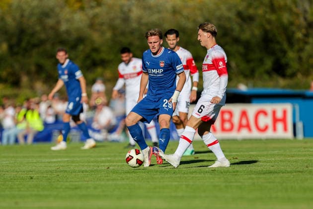 Mikkel Kaufmann, 1 FC Heidenheim 1846 e.V., 29, facing off against Angelo Stiller of VfB Stuttgart, 6 GER, VfB Stuttgart vs. 1 FC Heidenheim 1846, soccer, friendly match, 2026–2027 season, September 25, 2026, GER, VfB Stuttgart vs. 1 FC Heidenheim 1846, soccer, friendly match, 2026–2027 season, September 25, 2026, Beutelsbach Copyright: xEibner-Pressefoto SoerenxHerwegx EP_SHG