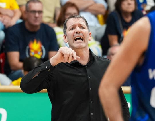 Ty Harrelson, head coach of Ratiopharm Ulm, reacts to the game between Phoenix Hagen and Ratiopharm Ulm, easyCredit BBL, Matchday 2, 2026–27 season, Krollmann Arena, Hagen, September 25, 2026. Photo by HMB Media, Scott W. Coleman Copyright: HMBxMedia xScottxW.xColeman
