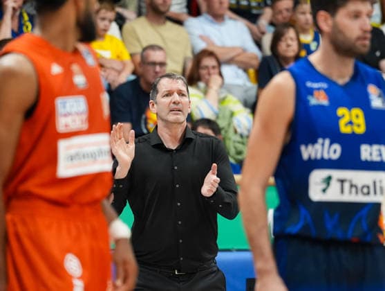 Ty Harrelson, Ratiopharm Ulm, Head Coach (GER), Phoenix Hagen vs. Ratiopharm Ulm, easyCredit BBL, Matchday 2, 2026–27 Season, Krollmann Arena, Hagen, September 25, 2026. Photo by HMB Media, Scott W. Coleman Copyright: HMBxMedia xScottxW.xColeman