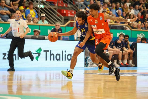 GER, Phoenix Hagen vs. Ratiopharm Ulm, Basketball, 1st Bundesliga, Matchday 2, 2026–2027 Season, September 25, 2026,Trenton Gibson (Phoenix Hagen) and Ibi Watson (Ratiopharm Ulm) GER, Phoenix Hagen vs. Ratiopharm Ulm, Basketball, 1st Bundesliga, Matchday 2, 2026–2027 Season, September 25, 2026, Hagen Copyright: xEibner-Pressefoto JavadxMohammadpourx EP_JMR