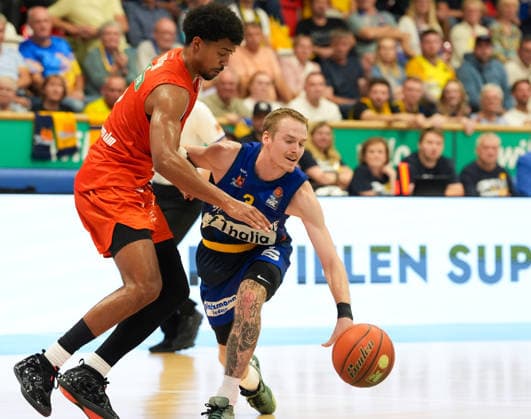 Adam Kunkel, Phoenix Hagen, No. 3 on the ball (GER), Phoenix Hagen vs. ratiopharm Ulm, easyCredit BBL, Matchday 2, 2026–27 season, Krollmann Arena, Hagen, September 25, 2026. Photo: HMB Media, Scott W. Coleman Copyright: HMBxMedia xScottxW.xColeman