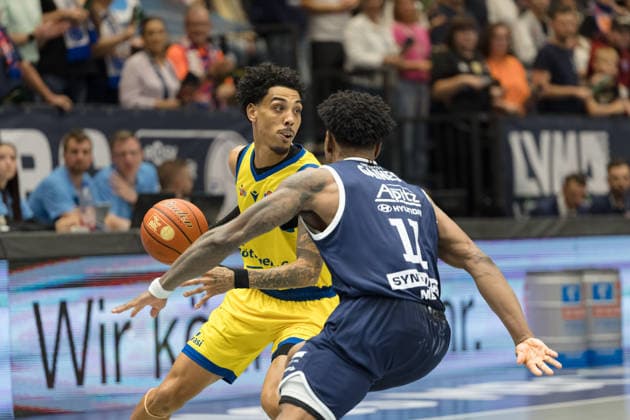 Terrence Edwards Jr. Jena, 5, Anthony Gaines MBC, 11, Syntainics MBC vs. Science City Jena, BBL, Men s Basketball, 1st Bundesliga, Matchday 2, 2026–27 Season, September 25, 2026, Weißenfels Stadthalle, Saxony-Anhalt, Germany