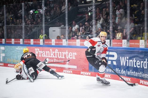 Austin Magera, Nuremberg Ice Tigers, 19 GER, Löwen Frankfurt vs. Nuremberg Ice Tigers, Ice Hockey, Penny DEL, Matchday 3, 2026–2027 Season, September 25, 2026 Eibner Press Photo Attila Ziga GER, Löwen Frankfurt vs. Nuremberg Ice Tigers, Ice Hockey, Penny DEL, Matchday 3, 2026–2027 Season, September 25, 2026 Frankfurt Copyright: xEibner-Pressefotox EP_AZA