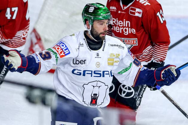 September 25, 2026, Ice hockey, DEL, Kölner Haie vs. Eisbären Berlin, Matchday 3, 2026–27 season, Lanxess Arena, Cologne; Celebration after the goal that made it 4–3, scored by Andreas Eder; Eisbären Berlin 43, North Rhine-Westphalia, Germany
