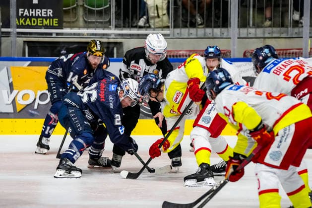 Faceoff between Odeen Peter Tufto and the Ravensburg Towerstars, 26, and , GER, Ravensburg Towerstars vs. Düsseldorf EG, ice hockey, DEL2 regular season, Matchday 3, 2026–2027 season, September 25, 2026, GER, Ravensburg Towerstars vs. Düsseldorf EG, Ice Hockey, DEL2 Regular Season, Matchday 3, 2026–2027 Season, September 25, 2026, Ravensburg Copyright: xEibner-Pressefoto MaximilianxRistx EP_MRT