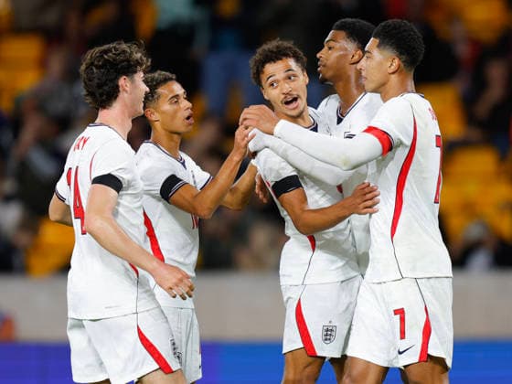 Wolverhampton, England, 25th September 2026. Max Alleyne of England U21, U 21 celebrates with his team mates after scoring a goal to make it 3-2 during the England U21 vs Kazakhstan U21 UEFA European Under-21 Championship Qualifier match at Molineux, Wolverhampton. Picture credit should read: James Baylis Sportimage EDITORIAL USE ONLY. No use with unauthorised audio, video, data, fixture lists, club league logos or live services. Online in-match use limited to 120 images, no video emulation. No use in betting, games or single club league player publications. 016_SPI_JB_U21_ENGLAND_KAZAKHSTAN SPI-5018-0016