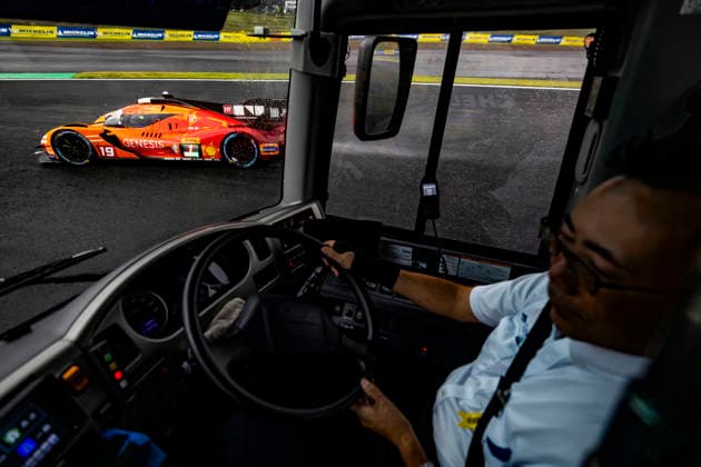 FIA WEC - 6 HOURS OF FUJI 2026 19 CHATIN Paul-Loup (fra), JAMINET Mathieu (fra), JUNCADELLA Daniel (esp), Genesis Magma Racing, Genesis GMR-001 19, Hypercar, action, Safari Circuit during the 6 Hours of Fuji 2026, 6th round of the 2026 FIA World Endurance Championship, from September 25 to 27, 2026 on the Fuji Speedway in Oyama, Shizuoka, Japan - OyamaJapan Copyright: xJULIENxDELFOSSEx