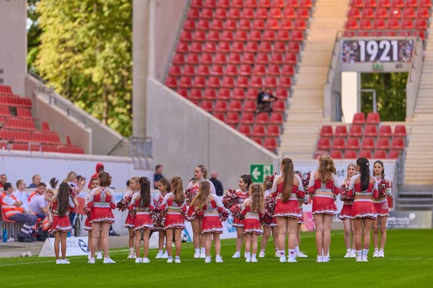 Cheerleaders before kickoff GER, Kickers Offenbach vs. VfR Aalen, Soccer, Men s Regionalliga Southwest, Matchday 9, 2026–2027 Season, September 26, 2026, Germany, Kickers Offenbach vs. VfR Aalen, soccer, Men s Regionalliga Southwest, Matchday 9, 2026–2027 season, September 26, 2026, Offenbach am Main Copyright: xEibner-Pressefoto GeraldxOelze-dexStoppanyx EP_ODS