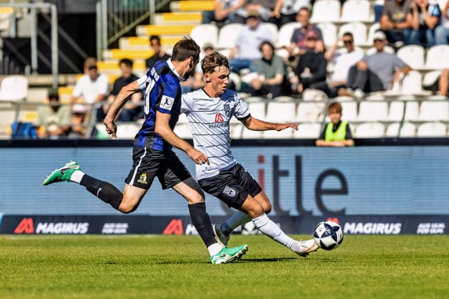 From left: Christopher Spang (SV Eintracht Trier), 29, Benjamin Goller (SSV Ulm 1846 Soccer), 07 SSV Ulm 1846 Soccer vs. SV Eintracht Trier, Soccer, Regionalliga Southwest, Matchday 9, Donaustadion Ulm, September 26, 2026, Ulm Copyright: xluccaxfundelx EP_EER