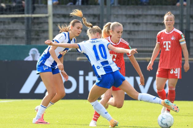 September 26, 2026, Germany, Soccer, Women s Bundesliga 2, Matchday, 2026–2027 Season, Amateur Stadium, Hertha BSC vs. AURELIA HAESLER Hertha BSC F 10, LOTTE REIMOLD Hertha BSC F 8, CAROLIN ELSEN 1 FC Cologne F 20, 2nd Division, DFB DFL regulations prohibit any use of photographs as image sequences and or quasi-video. nordphoto GmbH, Engler, Berlin, Amateurstadion, Berlin, Germany Copyright: xNordphotox xEnglerx