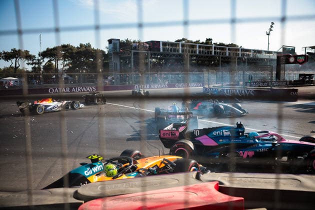 F1 - AZERBAIJAIN GRAND PRIX 2026 01 NORRIS Lando (gbr), McLaren F1 Team MCL40, action, 43 COLAPINTO Franco (arg), Alpine F1 Team A526, action, 10 GASLY Pierre (fra), Alpine F1 Team A526, action, 30 LAWSON Liam (nzl), Visa Cash App RB F1 Team VCARB03, action, 41 LINDBLAD Arvid (gbr), Visa Cash App RB F1 Team VCARB03, action crash after the restart during the 2026 Formula 1 Azerbaijan Grand Prix, 15th round of the 2026 Formula One World Championship, WM, Weltmeisterschaft from September 24 to 26, 2026 on the Baku City Circuit, in Baku, Azerbaijan - BakuAzerbaijan Copyright: xEricxAlonsox