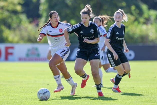 From left: Selma Licina (1, FC Nuremberg) and Nathalie Heeren (7, ATS Buntentor) in a one-on-one battle, duel, dynamic moment, action, game scene, DFB REGULATIONS PROHIBIT ANY USE OF PHOTOGRAPHS AS SEQUENCE IMAGES AND OR VIDEO-LIKE PHOTO SERIES DFB REGULATIONS PROHIBIT ANY USE OF PHOTOGRAPHS AS IMAGE SEQUENCES AND OR QUASI-VIDEO, September 27, 2026, Bremen, Germany, Soccer, DFB Women’s Cup, ATS Buntentor 1 FC Nürnberg xobx