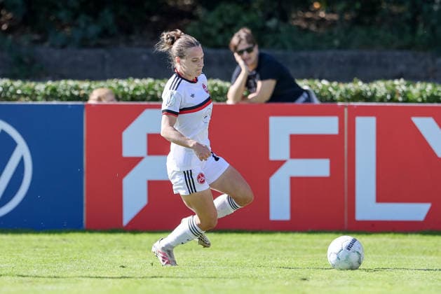 Nastassja Lein, 1 FC Nuremberg, 24 with the ball, cutout, single image, full body, action, game scene, DFB REGULATIONS PROHIBIT ANY USE OF PHOTOGRAPHS AS SEQUENCE IMAGES AND OR VIDEO-LIKE PHOTO SERIES DFB REGULATIONS PROHIBIT ANY USE OF PHOTOGRAPHS AS IMAGE SEQUENCES AND OR QUASI-VIDEO, September 27, 2026, Bremen, Germany, Soccer, DFB Women’s Cup, ATS Color Goal 1 FC Nuremberg xobx