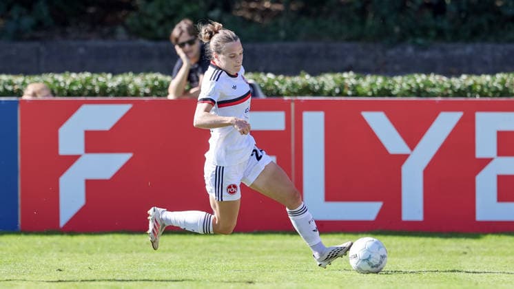 Nastassja Lein, 1 FC Nuremberg, 24 with the ball, cutout, single image, full body, action, game scene, DFB REGULATIONS PROHIBIT ANY USE OF PHOTOGRAPHS AS SEQUENCE IMAGES AND OR VIDEO-LIKE PHOTO SERIES DFB REGULATIONS PROHIBIT ANY USE OF PHOTOGRAPHS AS IMAGE SEQUENCES AND OR QUASI-VIDEO, September 27, 2026, Bremen, Germany, Soccer, DFB Women’s Cup, ATS Color Goal 1 FC Nuremberg xobx
