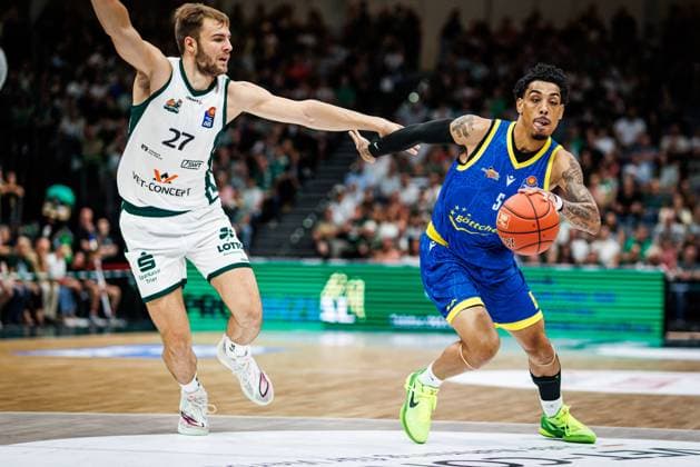 Terrence Edwards of Science City Jena goes head-to-head with Moritz Krimmer of the Gladiators Trier, Action: Vet Concept Gladiators Trier vs. Science City Jena, Basketball, easyCredit BBL, Matchday 2, 2026–2027 Season, September 27, 2026 Vet Concept Gladiators Trier vs. Science City Jena, Basketball, easyCredit BBL, Matchday 2, 2026–2027 Season, September 27, 2026 Copyright: xEibnerxPressefotox EP_ANS