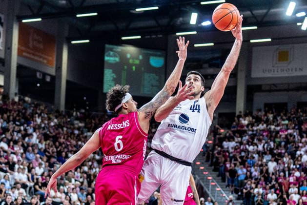 Jure Planinic SYNTAINICS MBC, 44 vs. Michael Kessens Telekom Baskets Bonn, 06 Telekom Baskets Bonn vs. SYNTAINICS MBC, Basketball, easy Credit BBL, Matchday 3, 2026–2027, September 27, 2026 Telekom Baskets Bonn vs. SYNTAINICS MBC, Basketball, easyCredit BBL, Matchday 3, 2026–2027, September 27, 2026 Bonn Copyright: xEibner-Pressefoto GerhardxWingenderx EP_GWR