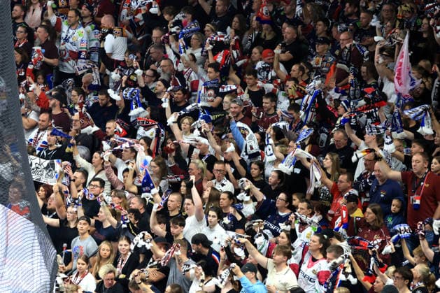 September 27, 2026, GER, DEU, Germany, Eisbären Berlin Fan Section, Fans, Flags, nordphoto GmbH, Engler, Berlin, Uber Arena, Berlin, Germany Copyright: xNordphotox xEnglerx