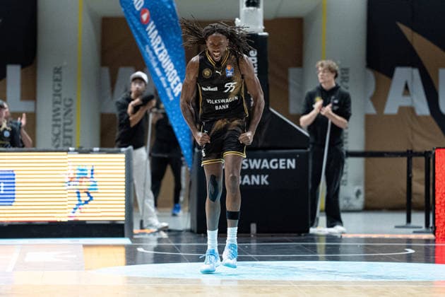 Tajh Green No. 55, Loewen Braunschweig basketball, celebrates. GER, Loewen Braunschweig vs. Rostock Seawolves, basketball, easyCredit BBL, Week 3, 2026–27 season, September 27, 2026 GER, Basketball: Löwen Braunschweig vs. Rostock Seawolves, Basketball, easyCredit BBL, Week 3, 2026–27 Season, September 27, 2026 Braunschweig Copyright: xEibner-Pressefoto DanielxREINELTx EP_DRT