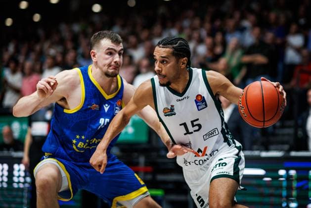 Jordan Roland of the Gladiators Trier goes head-to-head with Lorenz Bank of Science City Jena; Action: Vet Concept Gladiators Trier vs. Science City Jena, Basketball, easyCredit BBL, Matchday 2, 2026–2027 Season, September 27, 2026, Vet Concept Gladiators Trier vs. Science City Jena, Basketball, easyCredit BBL, Matchday 2, 2026–2027 Season, September 27, 2026 Copyright: xEibnerxPressefotox EP_ANS