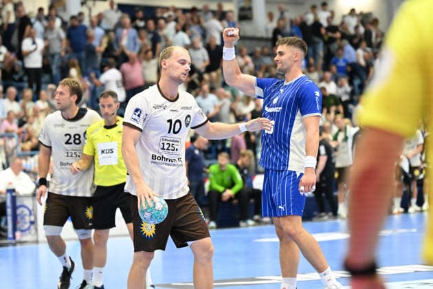 September 27, 2026, GER, Handball, Men s, Opel HBL, 2026–2027 Season, Matchday 6, VfL Gummersbach vs. Bergischer HC. ätepán Zeman (VfL Gummersbach, 66) celebrates because goalkeeper Bertram Obling (VfL Gummersbach, 16) saved a 7-meter throw; the frustrated shooter is Finn Hangstein (BHC, 10), DFB and DFL regulations prohibit any use of photographs as image sequences and or quasi-video. Gummersbach SCHWALBE Arena, NRW, Germany Copyright: xNordphoto Meuterx