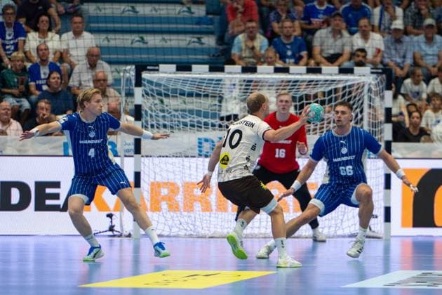 Ellidi Snaer Vidarsson, pivot, VfL Gummersbach 4, Fynn Hangstein, backcourt player, Bergischer Handball Club 06 10, Bertram Obling, goalkeeper, VfL Gummersbach 16, ätepan Zeman, pivot, VfL Gummersbach 66, VfL Gummersbach vs. Bergischer Handball Club 06, Opel Handball Bundesliga, Men’s Division, Matchday 6, September 27, 2026, Gummersbach, North Rhine-Westphalia, Germany Copyright: xkolbert-press MartinxWdziecznyx