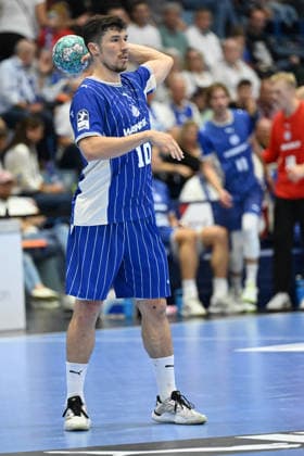 September 27, 2026, GER, Handball, Men s, Opel HBL, 2026–2027 season, Matchday 6, VfL Gummersbach vs. Bergischer HC, Alex Dujshebaev, VfL Gummersbach 10, individual play, full-body shot, ball in hand. DFB and DFL regulations prohibit any use of photographs as image sequences and or quasi-video. Gummersbach, SCHWALBE Arena, NRW, Germany Copyright: xNordphoto Meuterx