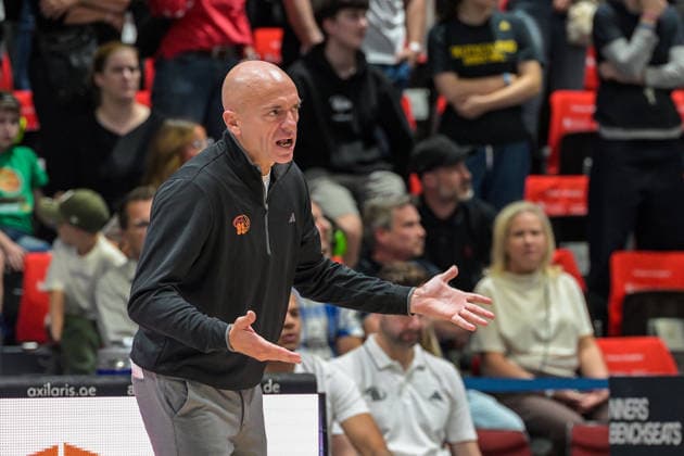 easyCredit Basketball Bundesliga, Matchday 3, Niners Chemnitz vs. Phoenix Hagen, September 27, 2026, starting at 4:30 p.m., Chemnitz, Chemnitz Arena. Pictured: Head Coach Rodrigo Pastore. easyCredit Basketball Bundesliga, Matchday 3, Niners Chemnitz vs. Phoenix Hagen, Chemnitz, Saxony, Germany Copyright: xEHLxMedia MichelxKöhlerx 20262709-Niners-Chemnitz-Phoenix-Hagen_039