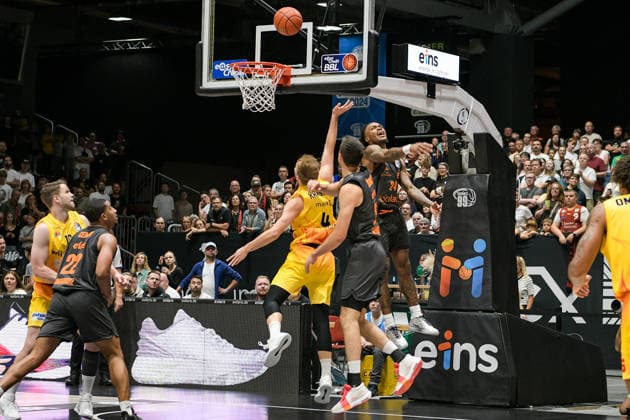 easyCredit Basketball Bundesliga, Matchday 3, Niners Chemnitz vs. Phoenix Hagen, September 27, 2026, starting at 4:30 p.m., Chemnitz, Chemnitz Arena. Pictured: No. 22 Nighaeal Ceaser, No. 04 Bjarne Kraushaar, No. 24 Cobe Williams easyCredit Basketball Bundesliga, Matchday 3, Niners Chemnitz vs. Phoenix Hagen, Chemnitz, Saxony, Germany Copyright: xEHLxMedia MichelxKöhlerx 20262709-Niners-Chemnitz-Phoenix-Hagen_050
