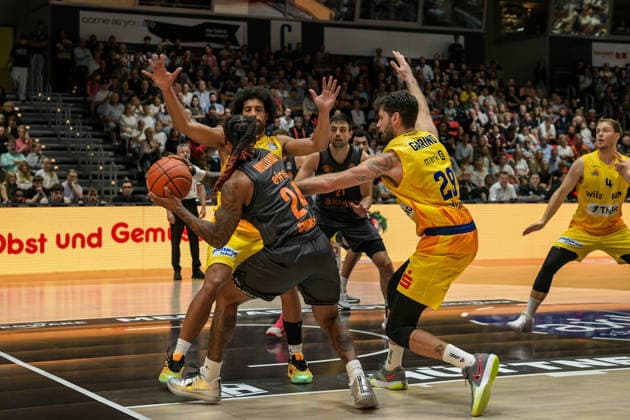 easyCredit Basketball Bundesliga, Matchday 3, Niners Chemnitz vs. Phoenix Hagen, September 27, 2026, starting at 4:30 p.m., Chemnitz, Chemnitz Arena. Pictured: 24 Cobe Williams, 33 Trenton Gibson, 29 Patricio Garino easyCredit Basketball Bundesliga, Matchday 3, Niners Chemnitz vs. Phoenix Hagen, Chemnitz, Saxony, Germany Copyright: xEHLxMedia MichelxKöhlerx 20262709-Niners-Chemnitz-Phoenix-Hagen_067
