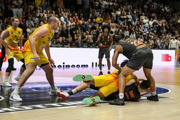 easyCredit Basketball Bundesliga, Matchday 3, Niners Chemnitz vs. Phoenix Hagen, September 27,2026, starting at 4:30 p.m., Chemnitz, Chemnitz Arena. Pictured: No. 21 Mateo Seric, No. 22 Nighaeal Ceaser. easyCredit Basketball Bundesliga, Matchday 3, Niners Chemnitz vs. Phoenix Hagen, Chemnitz, Saxony, Germany Copyright: xEHLxMedia MichelxKöhlerx 20262709-Niners-Chemnitz-Phoenix-Hagen_079