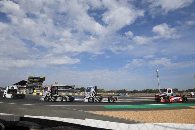 FFSA 24 HEURES CAMIONS 2026 17 RIVALS Romain (fra), Team Albi motor racing, Motorsport Renault, 15 RIVALS Lucas (fra), Team Albi Motor Racing, Renault, 20 CALVET TÃ o (fra), Team Buggyra Racing, Freightliner, action, during the 5th round of the Championnat de France FFSA Camions 2026, 24 Heures Camions, from September 26 to 27, 2026 on the Bugatti Circuit, in Le Mans, France - Le MansFrance Copyright: xRAINIERxEHRHARDTx