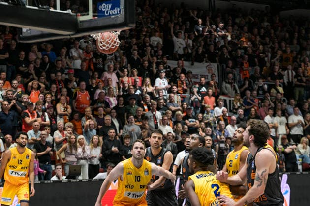 easyCredit Basketball Bundesliga, Matchday 3, Niners Chemnitz vs. Phoenix Hagen, September 27, 2026, starting at 4:30 p.m., Chemnitz, Chemnitz Arena. Pictured: 10 Fabian Bleck, 02 CJ Anderson, 21 Mateo Seric, 33 Trenton Gibson easyCredit Basketball Bundesliga, Matchday 3, Niners Chemnitz vs. Phoenix Hagen, Chemnitz, Saxony, Germany Copyright: xEHLxMedia MichelxKöhlerx 20262709-Niners-Chemnitz-Phoenix-Hagen_112