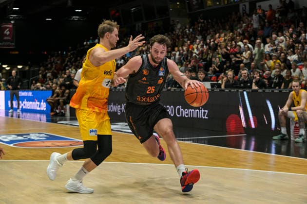 easyCredit Basketball Bundesliga, Matchday 3, Niners Chemnitz vs. Phoenix Hagen, September 27,2026, starting at 4:30 p.m., Chemnitz, Chemnitz Arena. Pictured: No. 25 Ben Burnham, easyCredit Basketball Bundesliga, Matchday 3, Niners Chemnitz vs. Phoenix Hagen, Chemnitz, Saxony, Germany Copyright: xEHLxMedia MichelxKöhlerx 20262709-Niners-Chemnitz-Phoenix-Hagen_119