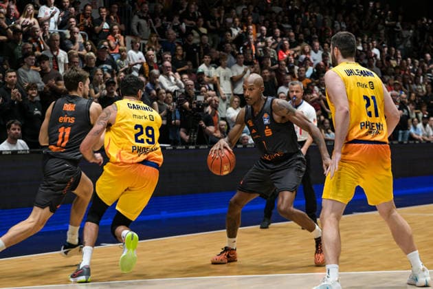 easyCredit Basketball Bundesliga, Matchday 3, Niners Chemnitz vs. Phoenix Hagen, September 27, 2026, starting at 4:30 p.m., Chemnitz, Chemnitz Arena. Pictured: 29 Patricio Garino, No. 17 Darion Atkins, No. 21 Tim Uhlemann easyCredit Basketball Bundesliga, Matchday 3, Niners Chemnitz vs. Phoenix Hagen, Chemnitz, Saxony, Germany Copyright: xEHLxMedia MichelxKöhlerx 20262709-Niners-Chemnitz-Phoenix-Hagen_123