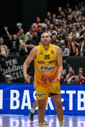 easyCredit Basketball Bundesliga, Matchday 3, Niners Chemnitz vs. Phoenix Hagen, September 27, 2026, starting at 4:30 p.m., Chemnitz, Chemnitz Arena. Pictured: No. 25 Cameron Krutwig. easyCredit Basketball Bundesliga, Matchday 3, Niners Chemnitz vs. Phoenix Hagen, Chemnitz, Saxony, Germany Copyright: xEHLxMedia MichelxKöhlerx 20262709-Niners-Chemnitz-Phoenix-Hagen_126