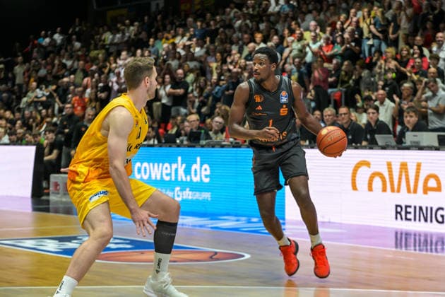 easyCredit Basketball Bundesliga, Matchday 3, Niners Chemnitz vs. Phoenix Hagen, September 27,2026, starting at 4:30 p.m., Chemnitz, Chemnitz Arena. In Photo 01: Phlandrous Fleming Jr. easyCredit Basketball Bundesliga, Matchday 3, Niners Chemnitz vs. Phoenix Hagen, Chemnitz, Saxony, Germany Copyright: xEHLxMedia MichelxKöhlerx 20262709-Niners-Chemnitz-Phoenix-Hagen_150