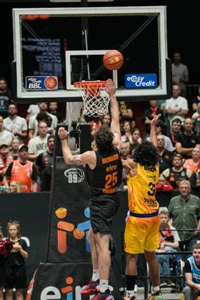 easyCredit Basketball Bundesliga, Matchday 3, Niners Chemnitz vs. Phoenix Hagen, September 27,2026, starting at 4:30 p.m., Chemnitz, Chemnitz Arena. Pictured: 25 Ben Burnham, 33 Trenton Gibson. easyCredit Basketball Bundesliga, Matchday 3, Niners Chemnitz vs. Phoenix Hagen, Chemnitz, Saxony, Germany Copyright: xEHLxMedia MichelxKöhlerx 20262709-Niners-Chemnitz-Phoenix-Hagen_154