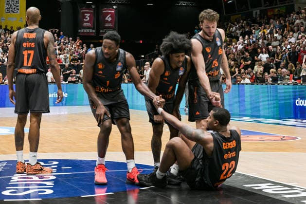 easyCredit Basketball Bundesliga, Matchday 3, Niners Chemnitz vs. Phoenix Hagen, September 27, 2026, starting at 4:30 p.m., Chemnitz, Chemnitz Arena. In Photo 1: Phlandrous Fleming Jr., 02 Stefan Smith, 25 Ben Burnham, 22 Nighaeal Ceaser easyCredit Basketball Bundesliga, Matchday 3, Niners Chemnitz vs. Phoenix Hagen, Chemnitz, Saxony, Germany Copyright: xEHLxMedia MichelxKöhlerx 20262709-Niners-Chemnitz-Phoenix-Hagen_156