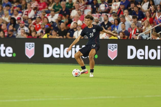 September 29, 2026, St. Louis, Missouri, USA: ST. LOUIS, MO - SEPTEMBER 29: ADRI MEHMETI of the USA MEN S national team, Nationalteam passes the ball during an International Friendly, Länderspiel, Nationalmannschaft against Chile at Energizer Park in St. Louis, Missouri, on September 29, 2026. St. Louis USA - ZUMAn332 20260929_zsp_n332_026 Copyright: xTaylorxNickersonx