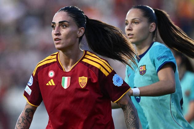 SOCCER - Women s Champions League - AS Roma vs. FC Barcelona, Barca Photo by IPA ABACAPRESS.COM89151557 - Martina Piemonte of A.S. Roma Femminile and Martina Fernandez of F.C. Barcelona are in action during Matchday 2 of the 2026 27 UEFA Women s Champions League group stage, a soccer match between A.S. Roma and F.C. Barcelona at the Tre Fontane Stadium on September 30, 2026, in Rome, Italy. Rome Italy Copyright: xIPAxSport ABACAx