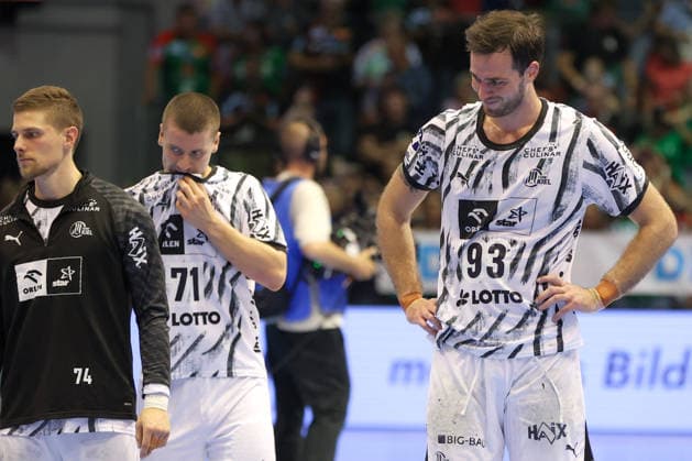 September 30, 2026, xgox, Opel HBL Handball, SC Magdeburg vs. THW Kiel, from left: Vincent Büchner (Kiel), 74, Elias Ellefsen (a) Skipagotu, Kiel; 71, Veron Nacinovic, Kiel; 93, looks disappointed, looks downcast, looks dejected, Magdeburg