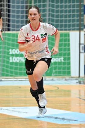 September 30, 2026, GER, Handball, Women, DHB Cup, 2026–2027 Season, Matchday 2, HSV Solingen Gräfrath 76 vs. TuS Metzingen Nele Spengler HSV Solingen Gräfrath 34, individual play, full-body, on the run, Solingen Klingenhalle, North Rhine-Westphalia, Germany Copyright: xNordphoto Meuterx