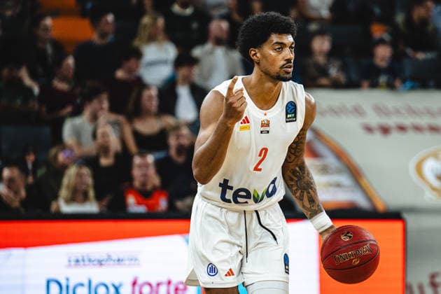 Ibi Watson of ratiopharm ulm controls the ball during the BKT EuroCup 2026–2027 game between ratiopharm ulm and Balkan Botevgrad at the ratiopharm Arena on September 30, 2026, in Neu Ulm, Germany. Photo by Harry Langer, DeFodi Images