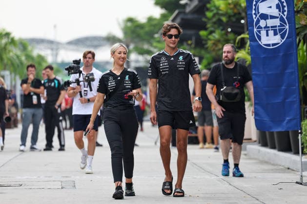 SEPANG, SGR - OCTOBER 01: George Russell of Great Britain and Mercedes-AMG PETRONAS F1 Team at the paddock ahead of the Formula 1 Gulf Air Bahrain Grand Prix on October 01, 2026 held at Sepang International Circuit in Sepang, Malaysia. (Photo by Hazrin Yeob Men Shah Icon Sportswire) AUTO: OCT 01 F1 Bahrain Grand Prix in Malaysia EDITORIAL USE ONLY Icon3782610012850