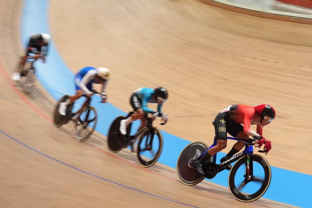 (261001) -- IZU, Oct. 1, 2026 -- Wu Junjie (R) of China competes during the men s omnium points race of cycling track at the 20th Asian Games Aichi-Nagoya 2026 in Izu of Shizuoka Prefecture, Japan, Oct. 1, 2026. ) (SP)JAPAN-IZU-ASIAN GAMES-CYCLING TRACK-MEN S OMNIUM-POINTS RACE CenxYunpeng