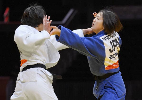 Aichi-Nagoya Asian Games: Judo Japan s Narumi Tanioka (blue) competes against Kim Ji Hye of North Korea in the Aichi-Nagoya Asian Games women s judo 63-kilogram final at Aichi International Arena in Nagoya, central Japan, on Oct. 1, 2026. A14AA0005629636P