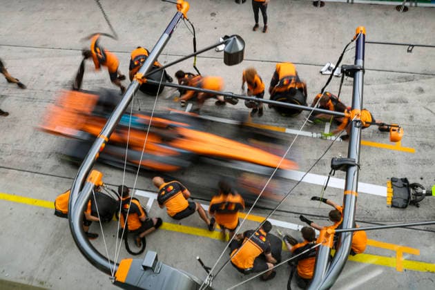 F1 - BAHRAIN GRAND PRIX IN MALAYSIA 2026 McLaren F1 Team pit stop practice mechanic, mecanicien, mechanics during the 2026 Formula 1 Bahrain Grand Prix in Malaysia, 16th round of the 2026 Formula One World Championship, WM, Weltmeisterschaft from October 2 to 4, 2026 on the Sepang International Circuit, in Sepang, Malaysia - SepangMalaysia Copyright: xXavixBonillax