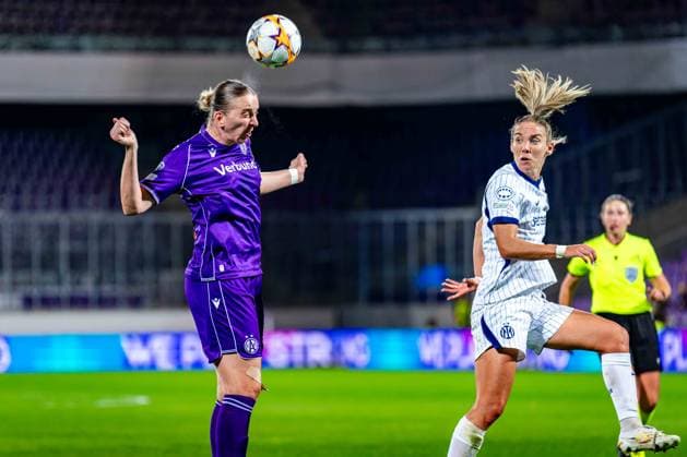SOCCER - WCL, A.Wien vs Inter VIENNA,AUSTRIA,01.OCT.26 - SOCCER - UEFA Women s Champions League, FK Austria Wien vs FC Internationale Milano. Image shows Katharina Schiechtl (A.Wien) and Clarisse Le Bihan (Inter). GEPAxpictures xKevinxHackner
